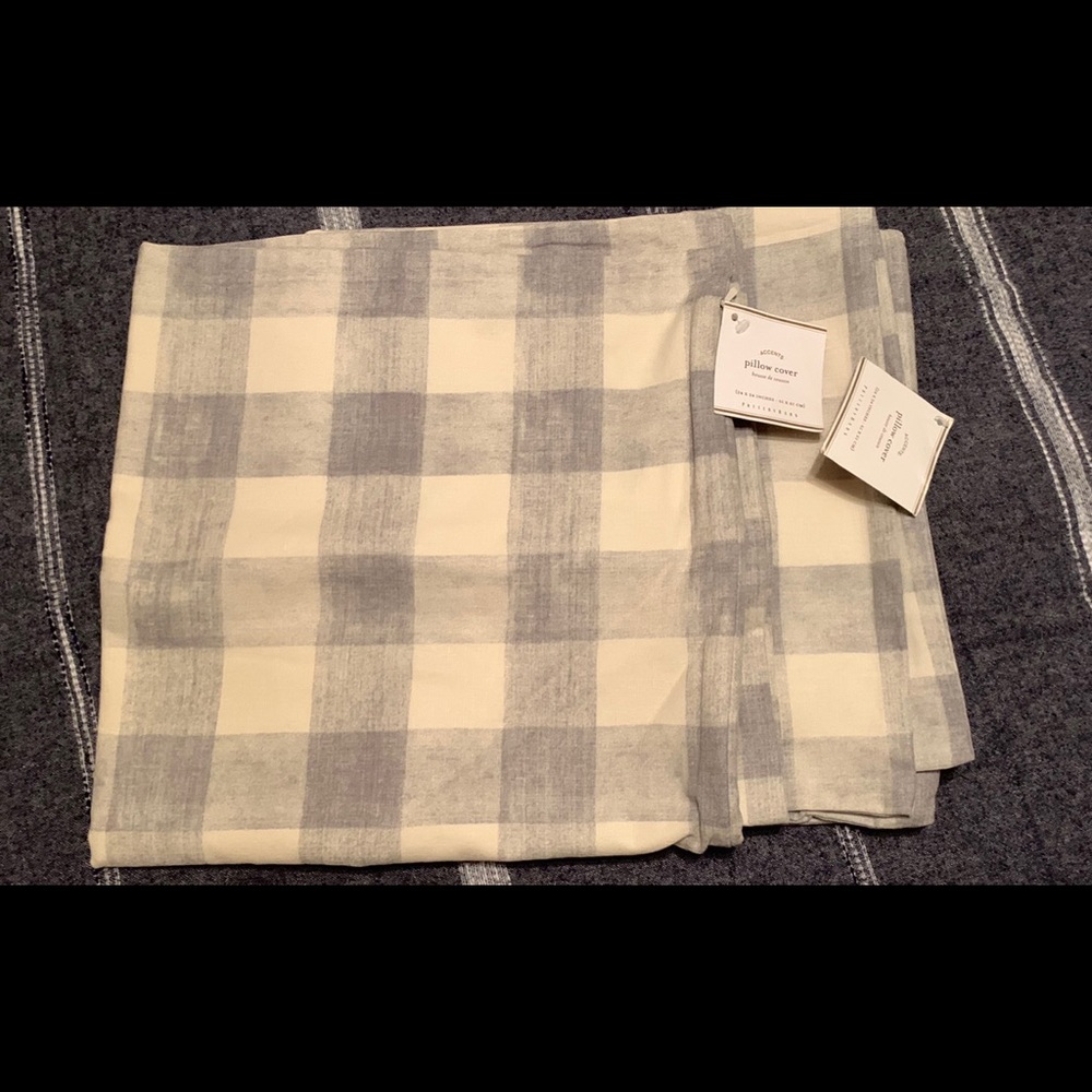 Pair of Pottery Barn Pillow Covers. NWT!